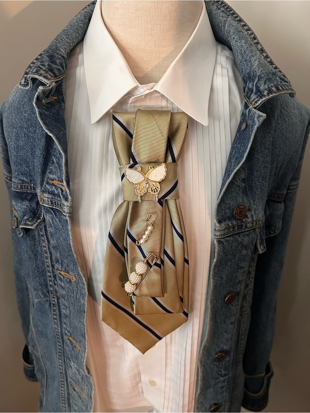 Gold Stripe Necktie with Navy Accents